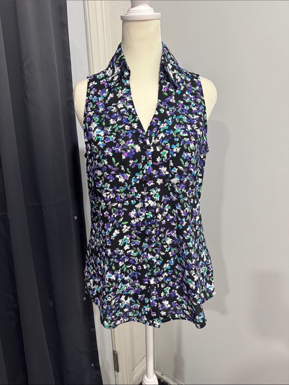 Express Portofino Sleeveless Floral V-Neck Top in Black with Purple and Teal
